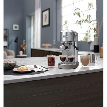 Кофеварка Delonghi EC890.M