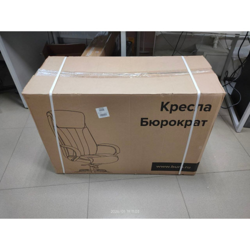 УЦ Кресло руководителя Бюрократ T-9923WALNUT/Black черный кожа крестовина дерево (отсутствует накладка на газлифт)